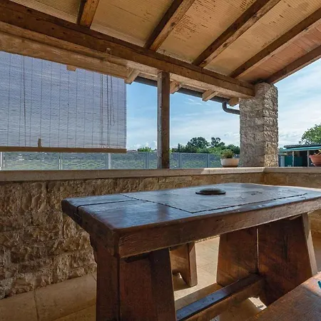 Apartment In Vrvari With One-bedroom 2 Porec