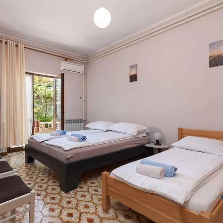 Apartment In Vrvari With One-bedroom 2 *