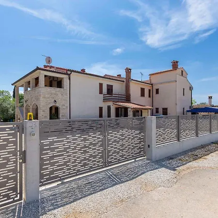 Apartment In Vrvari With One-bedroom 2 Porec