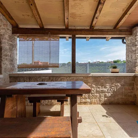 In Vrvari With One-bedroom 2 * Porec